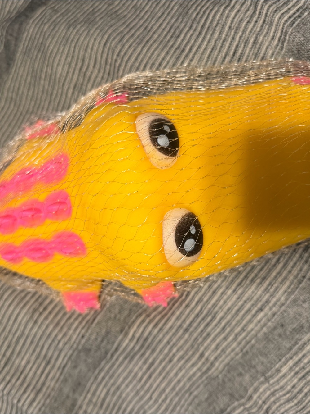 Gator squishy yellow / pink